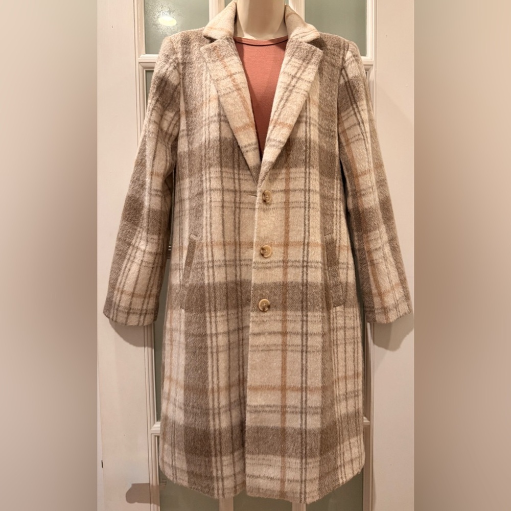 BB DAKOTA Cream and Brown Plaid Coat